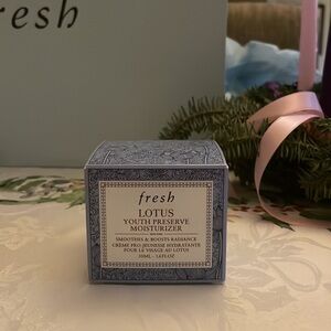 NEW Fresh Lotus Youth Preserve Moisturizer